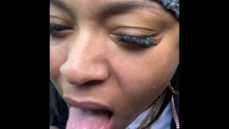 Ebony snowboardista roubíky na penis v autě