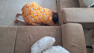 Under the Sofa: Steamy Doggystyle Sex with Egyptian Girlتحت الصوفا: مصرية عالقة يفاجئها زوجها بالنيك