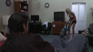 Beautiful cougar is een sexy MILF die wordt geneukt door haar stiefzoon