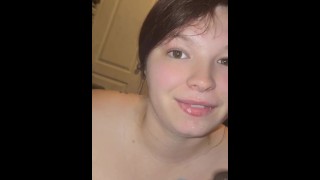 Mi fa raggiungere l'orgasmo così forte sul suo grosso cazzo nero ma poi prendo la sua anima. Orgasmo femminile / Creampie maschile rumoroso
