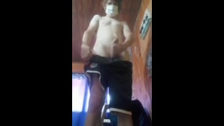 Eu só puxei meu prepúcio de volta e fiquei todo babado ... Pau excessivamente sensível
