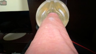 Guy kreunen tijdens het neuken Fleshlight tot creampie met Dirty Talk en intens orgasme - fap2it