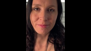 Милфа-мачеха не просто воспитывает — она обучает искусству страсти. Первый урок запомнится надолго.